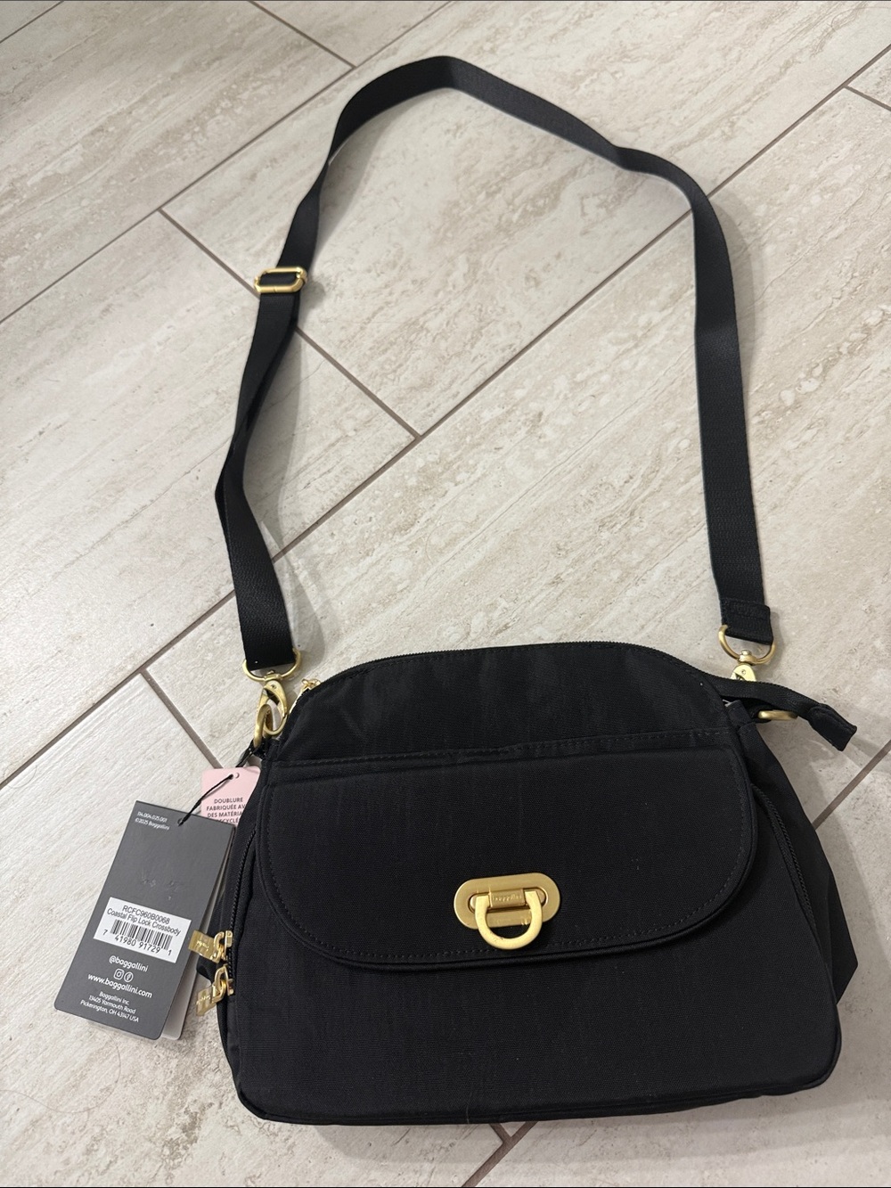 Baggallini black Women's Crossbody Bag with  brushedGold Hardware..nwt.costal